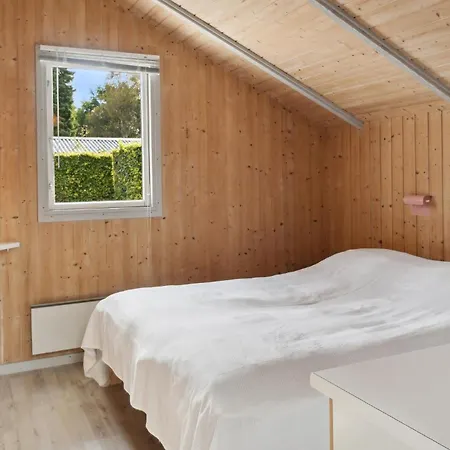 4 Bedroom Cozy Home In Nysted