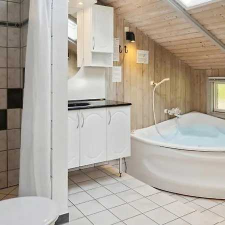 4 Bedroom Cozy Home In Nysted Дом отдыха
