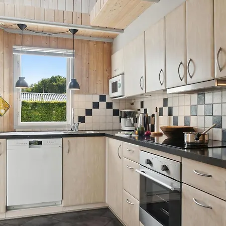 4 Bedroom Cozy Home In Nysted Дом отдыха *